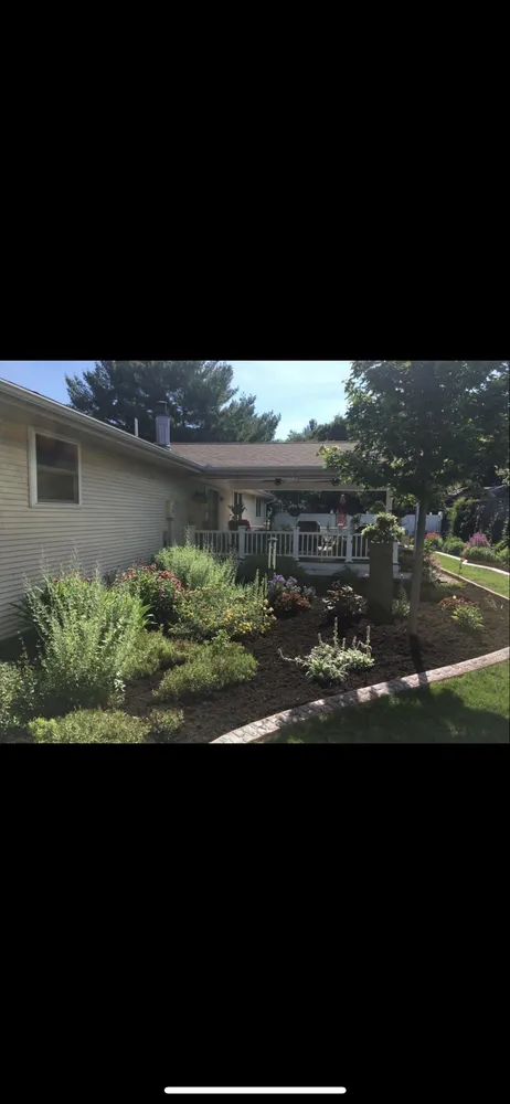 Reliable lawn mowing service experts serving Sadorus, IL - D. Stacy Landscaping