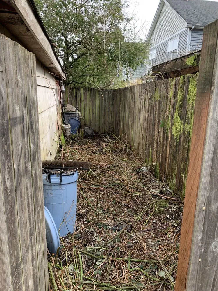 Local garden landscaping for homes in Seattle, WA by D Wills Lawn & Haul