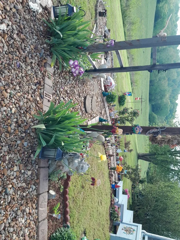 Local garden landscaping in Horse Cave, KY by D Wright Lawncare and Landscaping