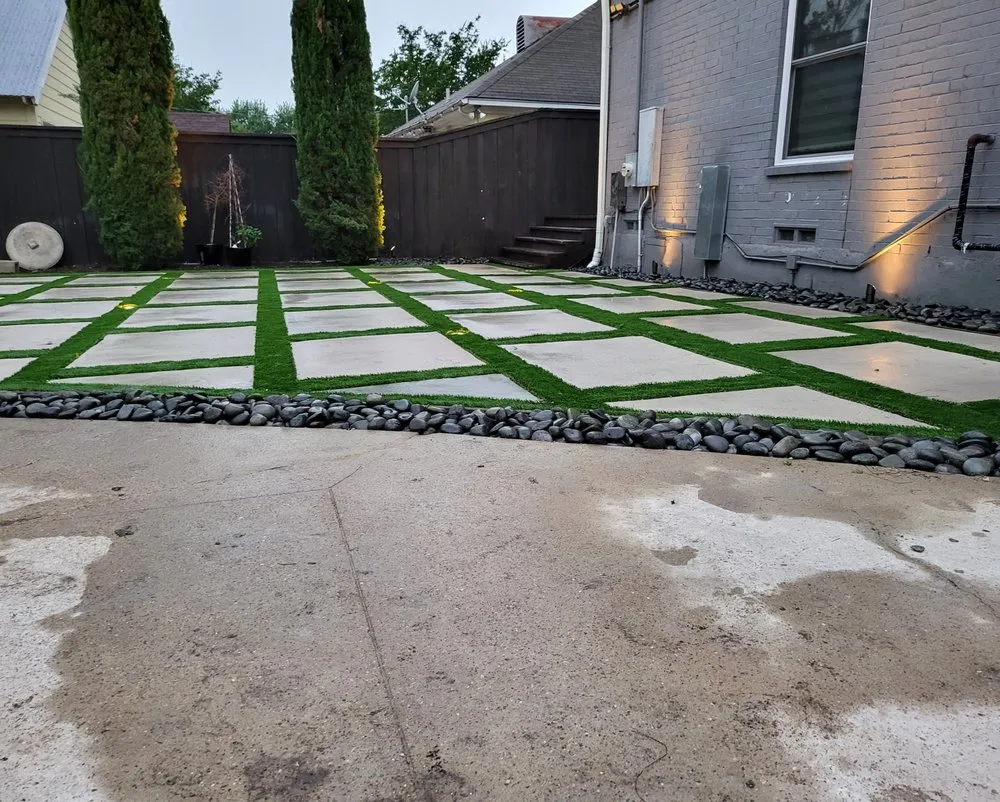 Top-rated garden landscaping experts serving Commerce, TX - D-Z Landscape And Christmas Lights