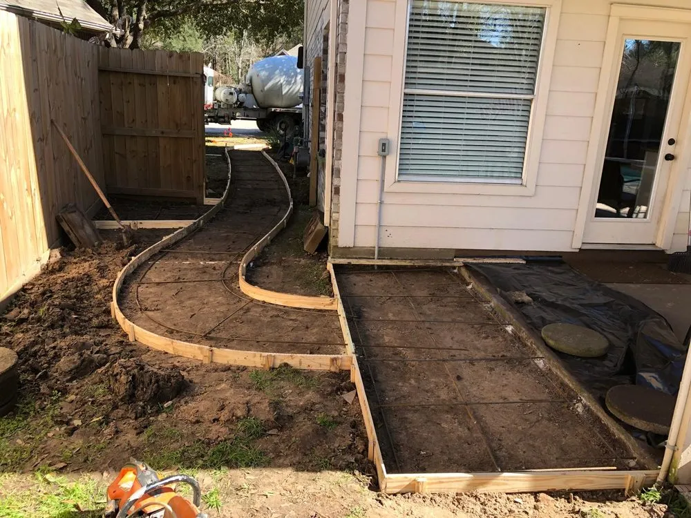 Affordable residential landscaping in Willis, TX by D7 Tree Service and Landscaping