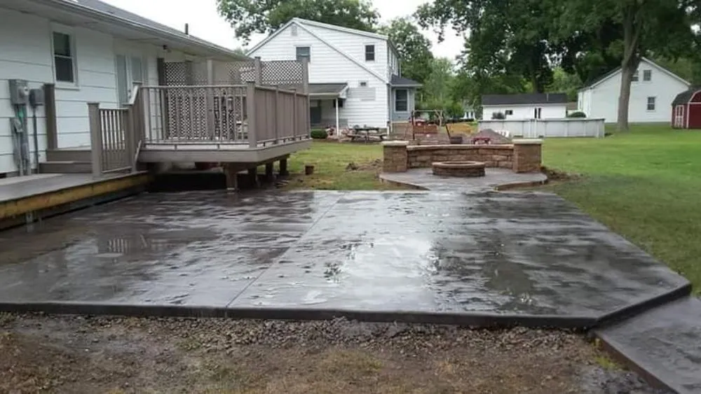 Professional landscaping services in Belleville, IL by DA Concrete & Landscaping