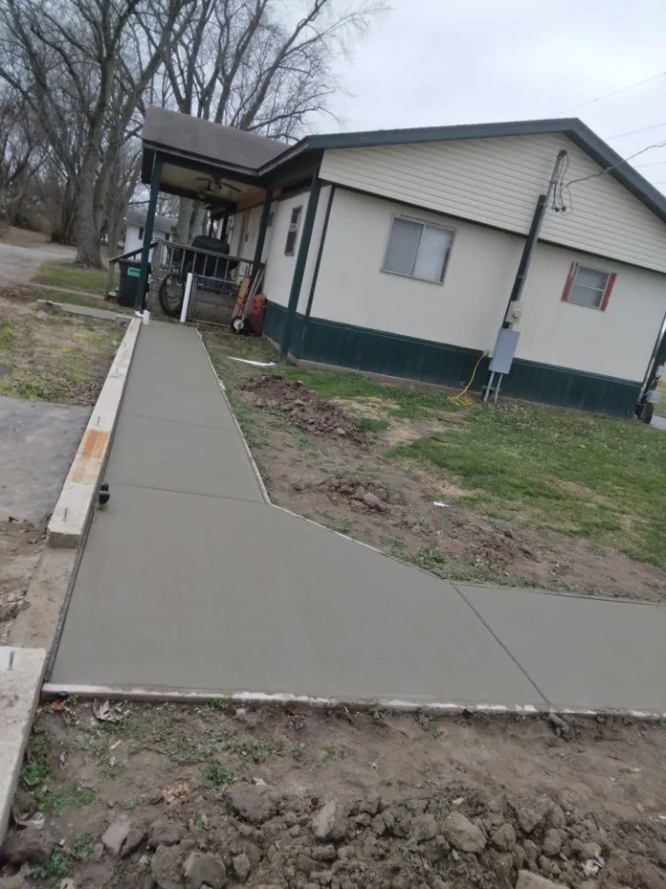 Local outdoor landscaping for beautiful yards across Belleville, IL - DA Concrete & Landscaping