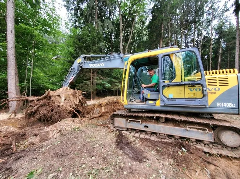 Expert yard maintenance for homes in Muskegon, MI by D&A Heart Scaped