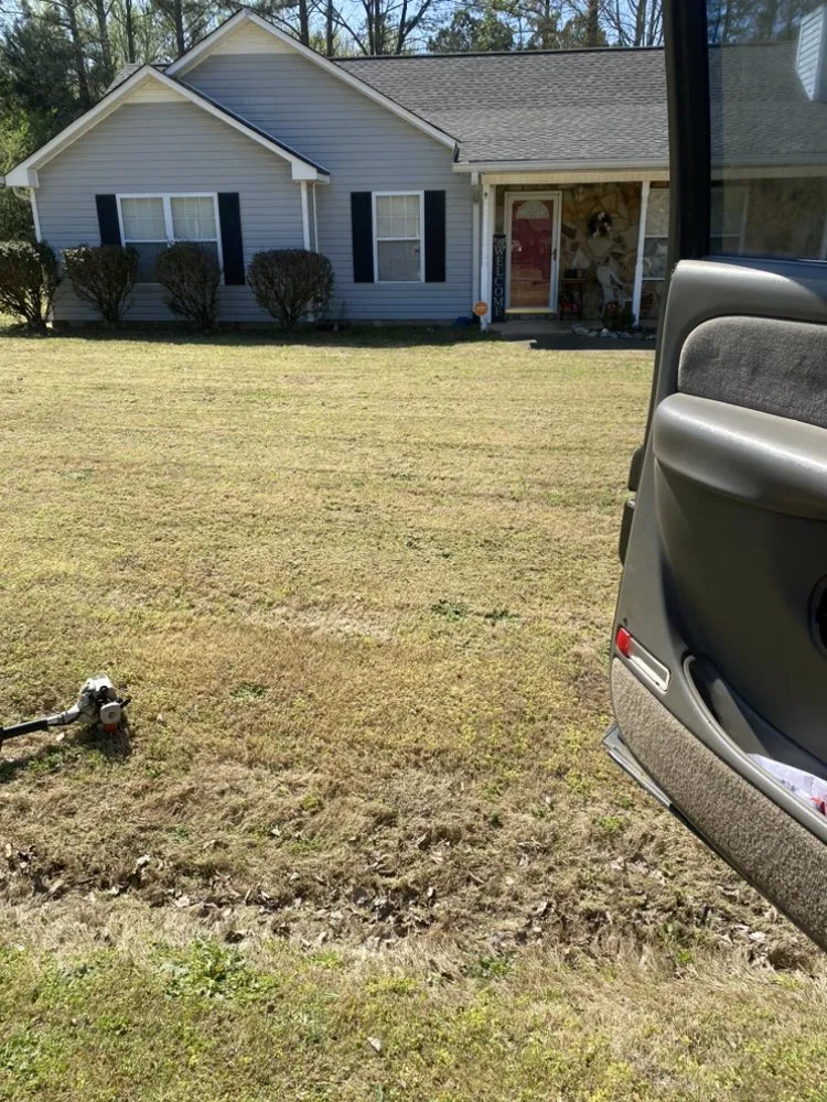 Professional lawn mowing service in Rockmart, GA by D&A Landscaping