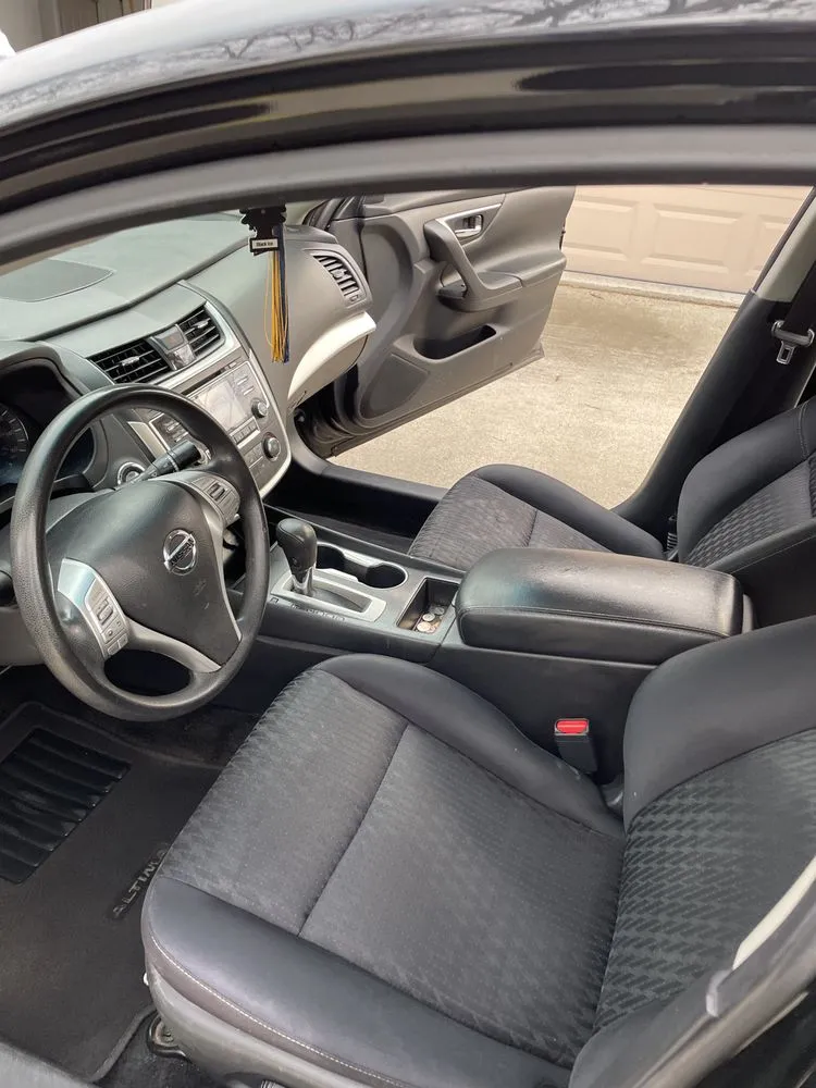 Expert lawn mowing service experts serving Port Huron, MI - D&A Maintenance