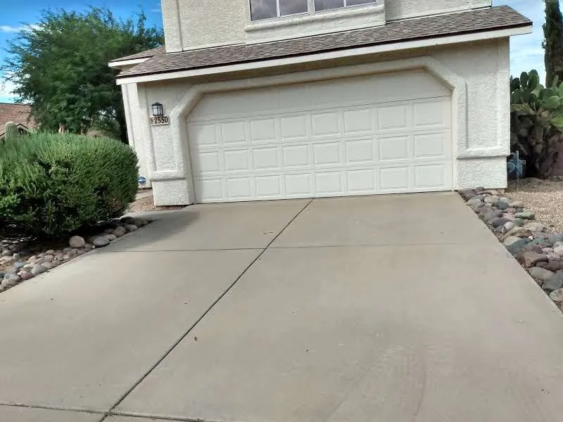 Reliable lawn care service for year-round maintenance across Tucson, AZ - Daa Landscaping