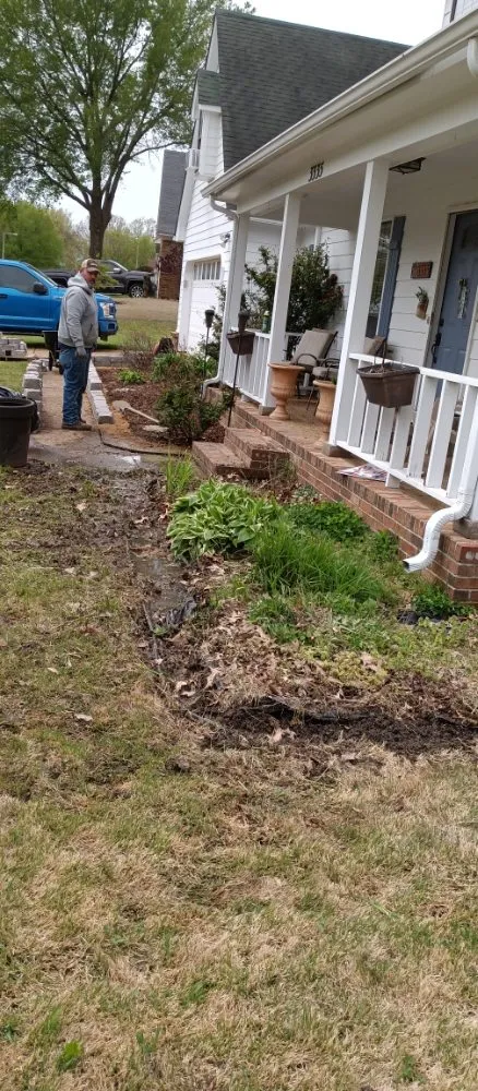 Top-rated lawn care service in Bartlett, TN - daddy daughter lawn services