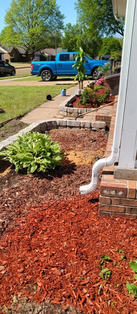 Professional garden landscaping for homes in Bartlett, TN by daddy daughter lawn services