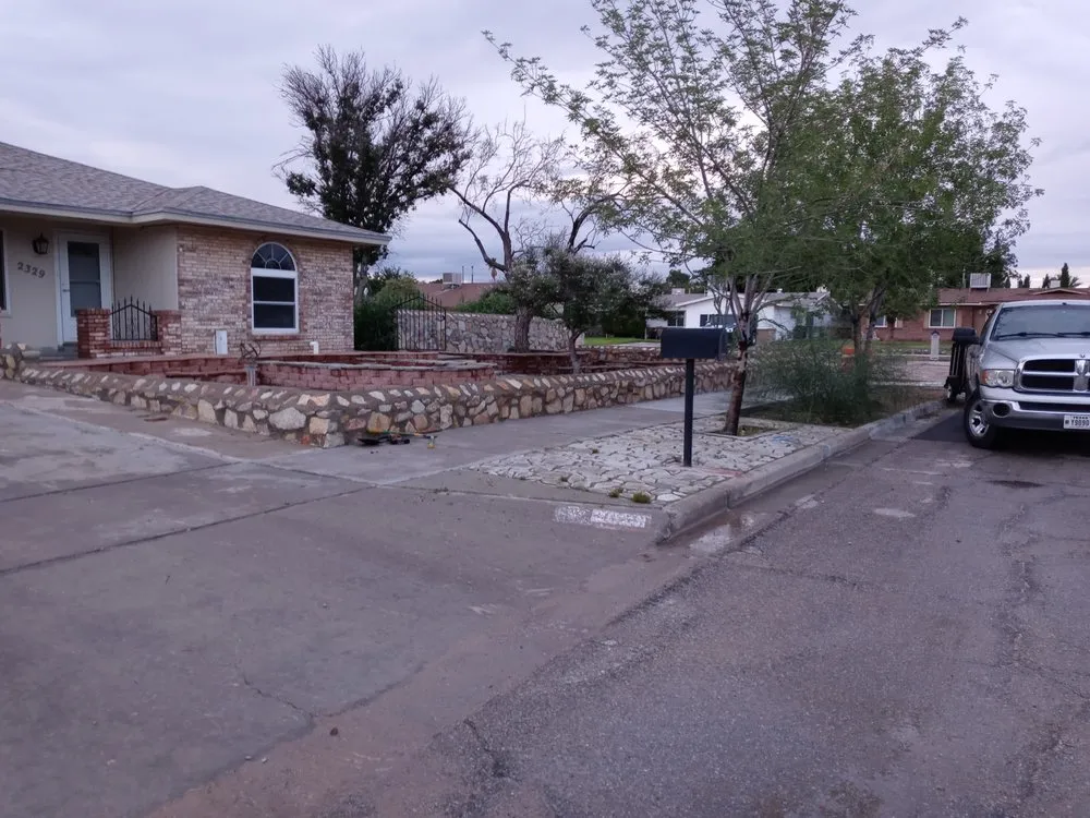 Expert yard cleanup service for beautiful yards across El Paso, TX - Daddy's Lawn Service