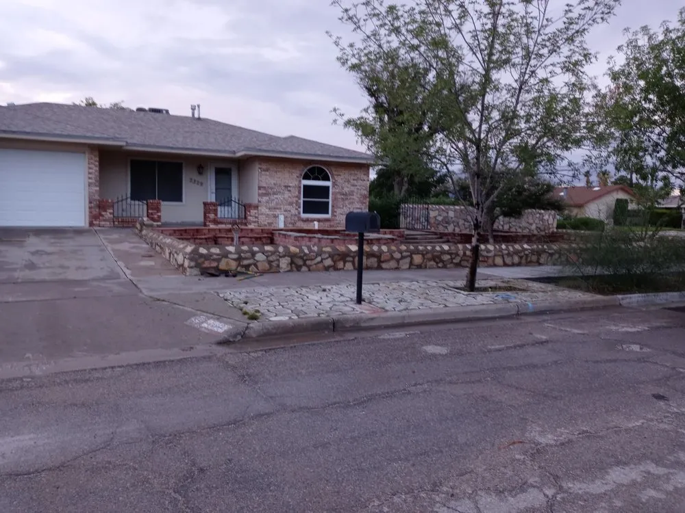 Affordable yard maintenance experts serving El Paso, TX - Daddy's Lawn Service