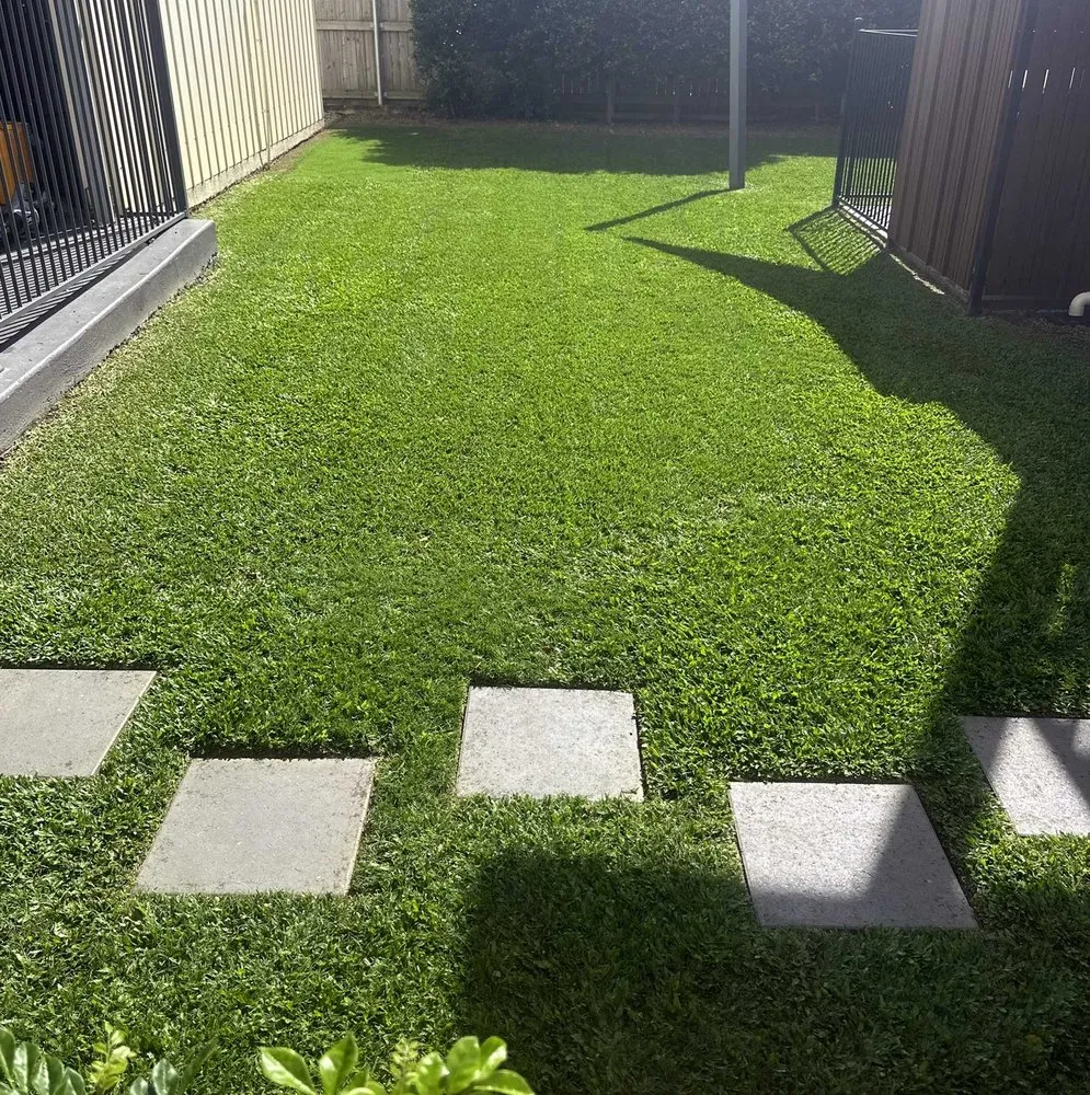 Expert lawn mowing service for homes in Miami, FL by Dadeland Lawn Care