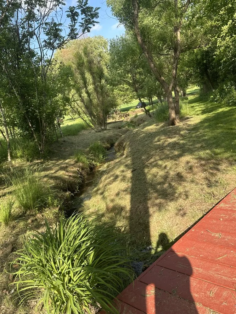 Expert garden landscaping with custom design in Richland Center, WI by DADOUN Landscaping & Labor