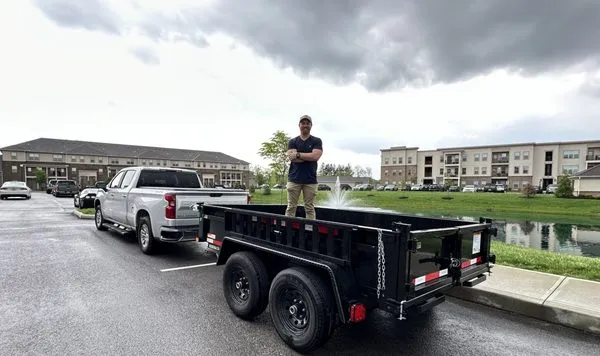 Dads Junk and Hauling Logo