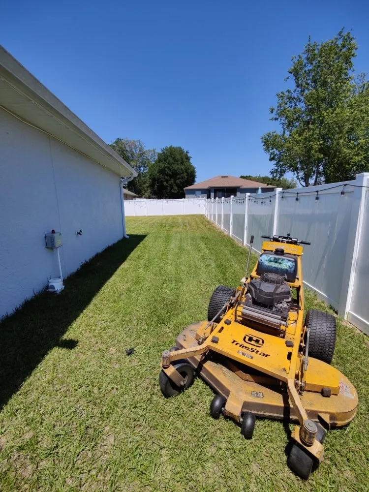 Trusted yard cleanup service experts serving Summerfield, FL - DAD's Lawn Care