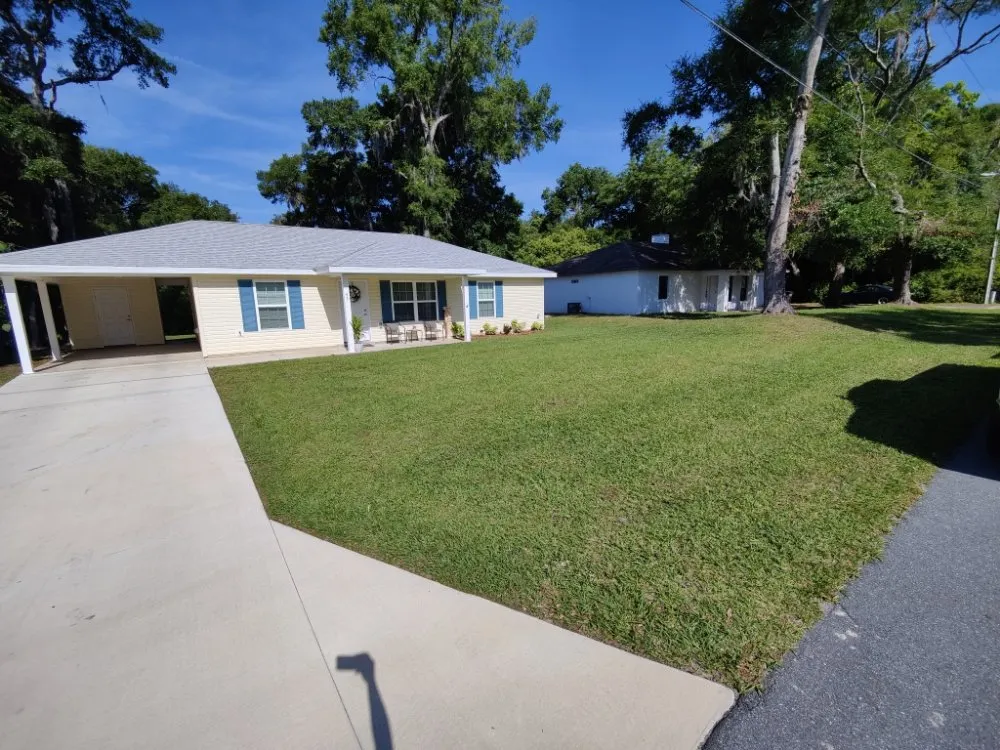 Professional garden landscaping in Summerfield, FL - DAD's Lawn Care