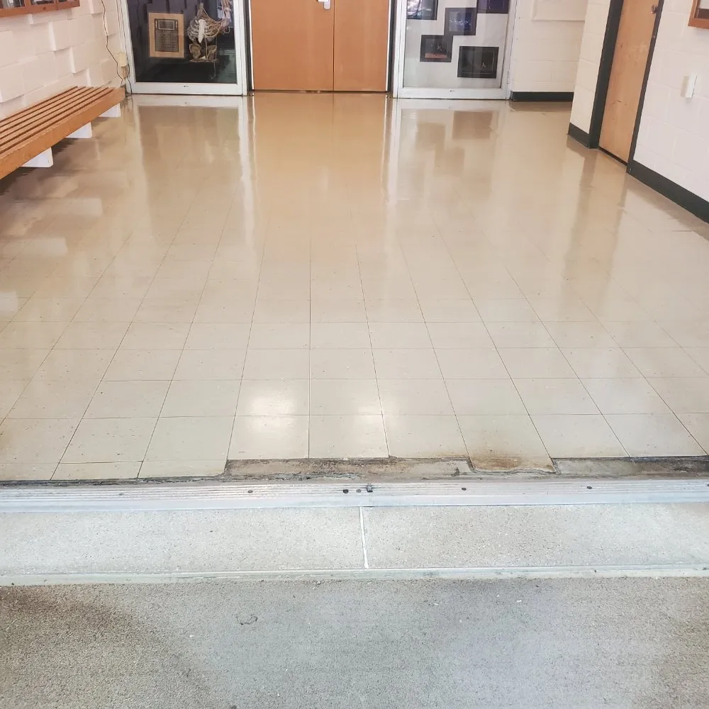 Expert yard cleanup service experts serving Williamsburg, VA - Dafamily Professional Cleaning Service