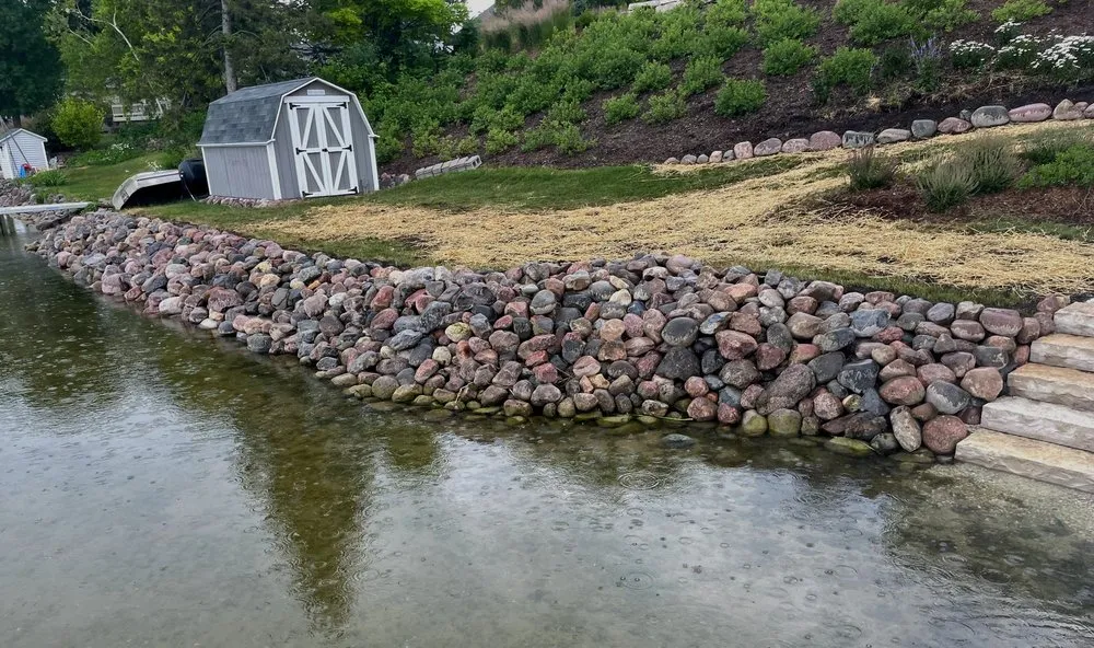 Local yard maintenance experts serving Waukesha, WI - Dahl's Landscape & Design