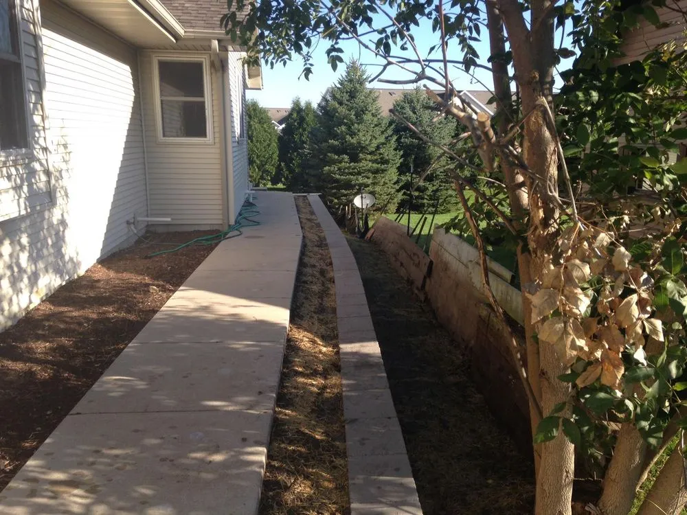 Top-rated landscaping services in Waukesha, WI by Dahl's Landscape & Design