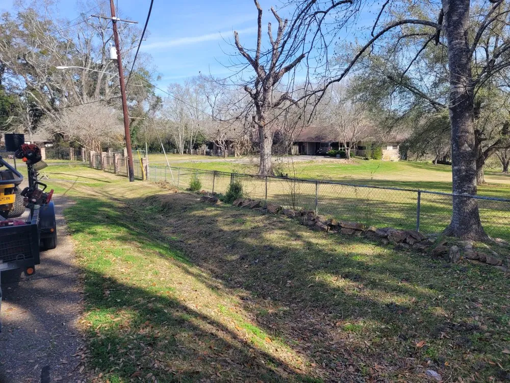 Trusted lawn care service in Denham Springs, LA by Daigre's Lawn Care