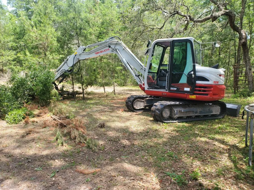 Reliable yard cleanup service in Brooksville, FL by Daileys Machine