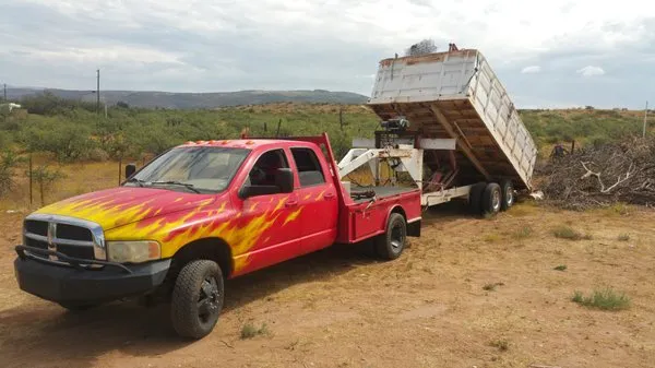 Daileys Machine Logo