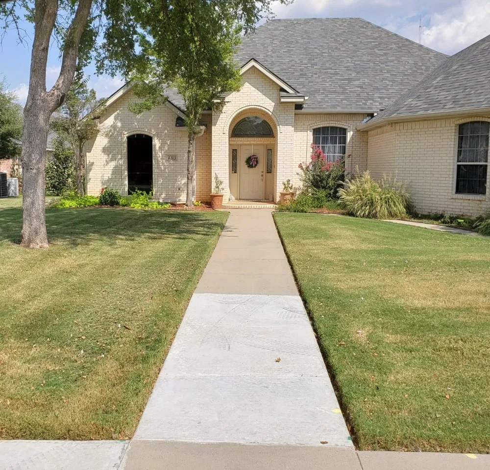 Expert yard cleanup service in Iowa Park, TX - Daily Chores Home Services