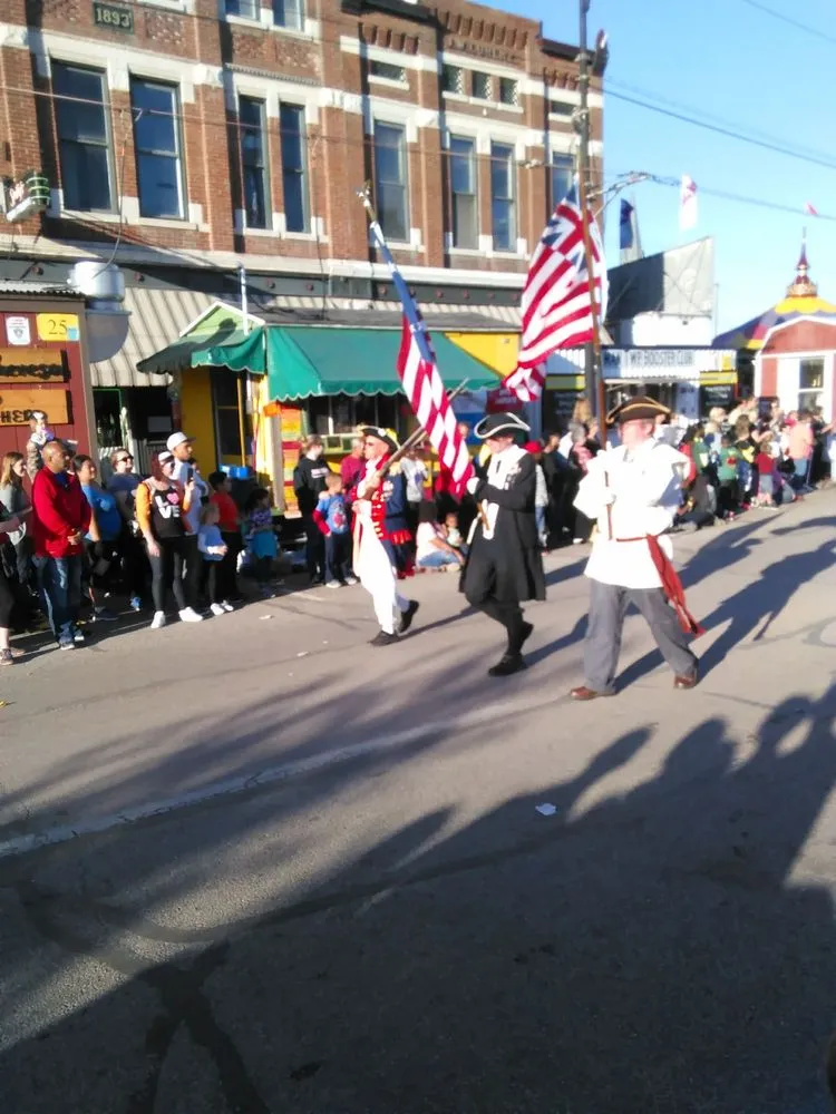 Reliable yard maintenance in Evansville, IN - Daily Lawn & Landscape