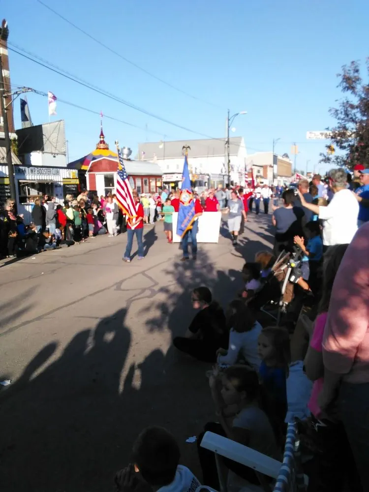 Custom lawn care service in Evansville, IN - Daily Lawn & Landscape