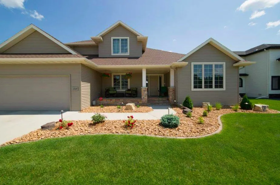 Top-rated yard cleanup service for beautiful yards across Houston, TX - Dairy Ashford Lawn Mowing Service