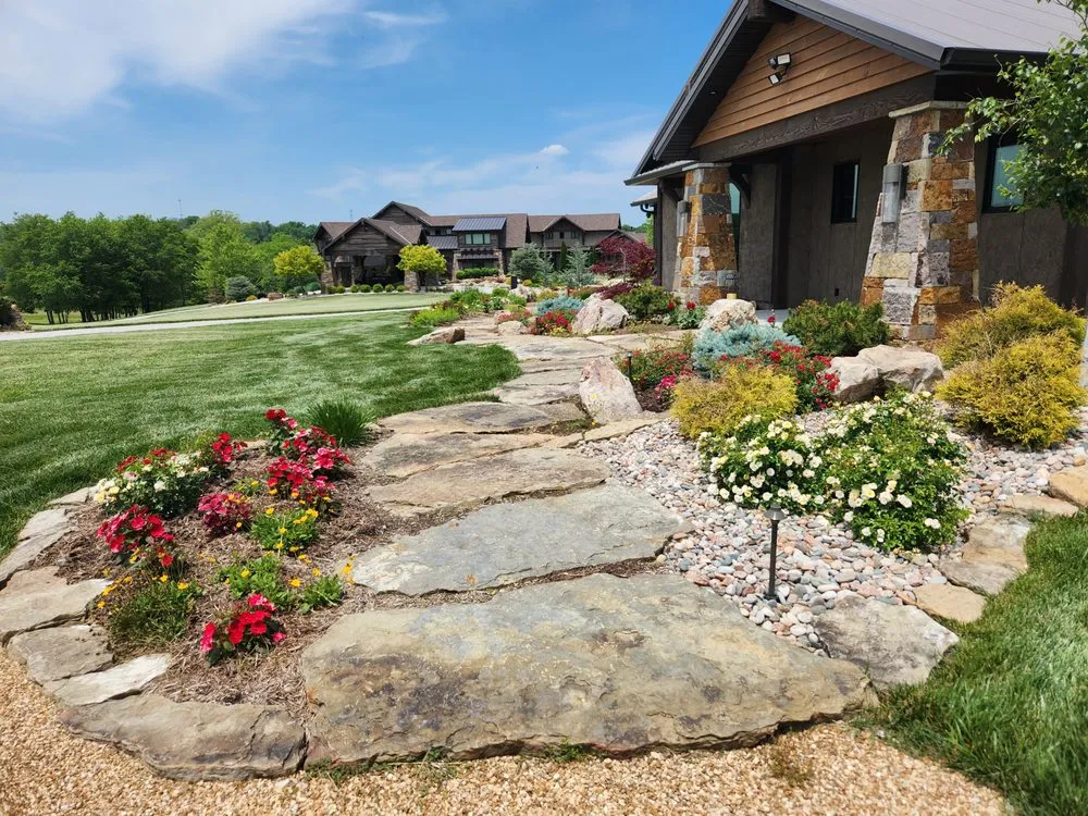 Top-rated garden landscaping experts serving Springfield, MO - Dakota's Landscaping