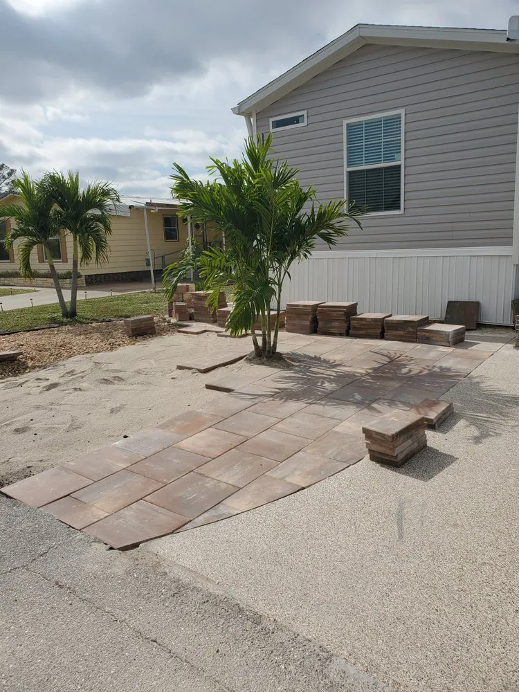 Custom yard cleanup service experts serving North Fort Myers, FL - Dakota's Lawn & Tree Services