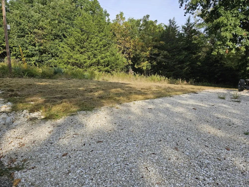 Custom yard cleanup service in Gravois Mills, MO by Dal Tractor Services