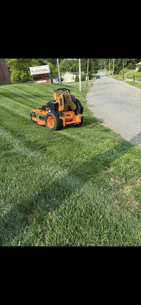 Professional yard maintenance with custom design across Belmont, NC - Dale's Landscaping And Maintenance
