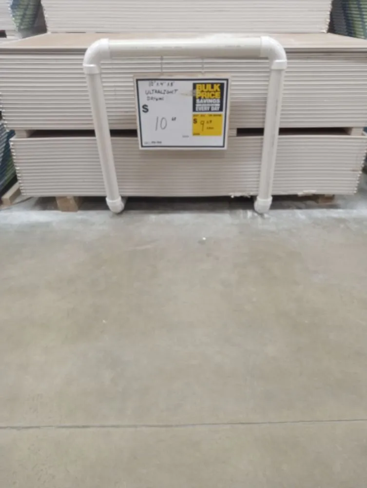 Reliable lawn care service in West Lafayette, IN by Dallas Construction Service