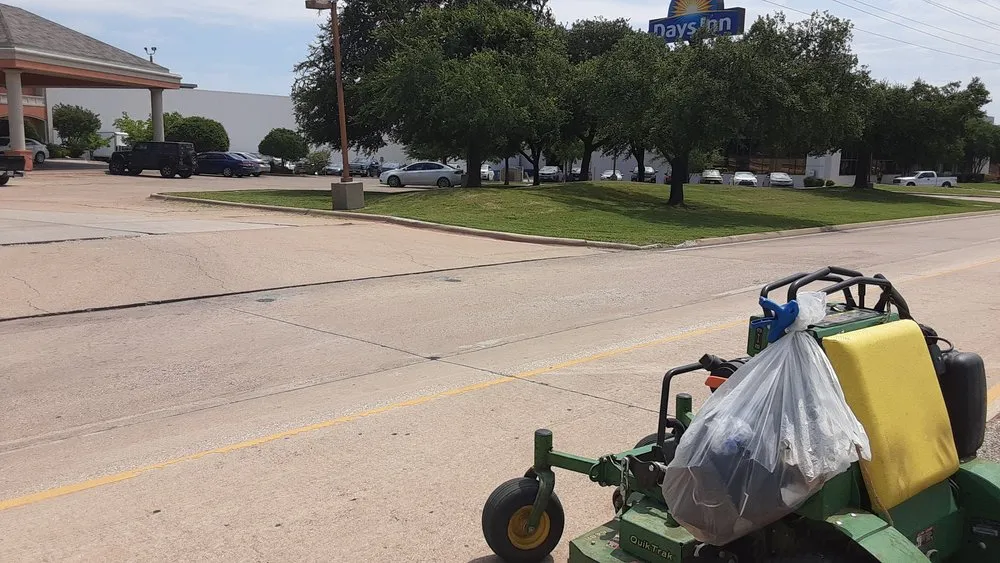 Trusted yard maintenance for beautiful yards across Dallas, TX - Dallas Finest Lawn Service