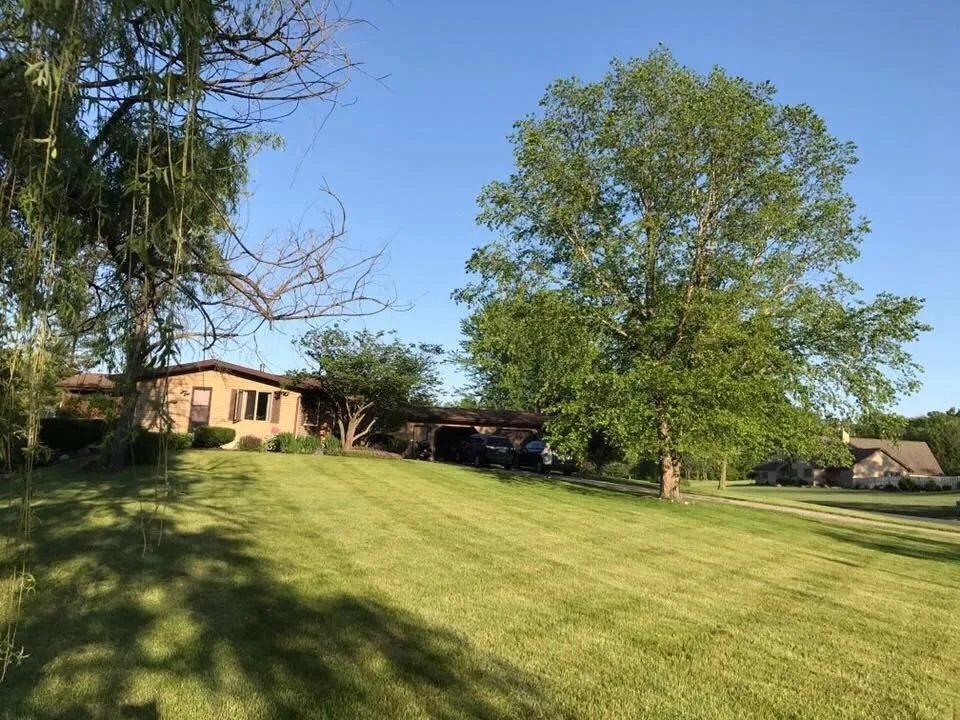 Local yard cleanup service in Wanatah, IN by Dallas Services