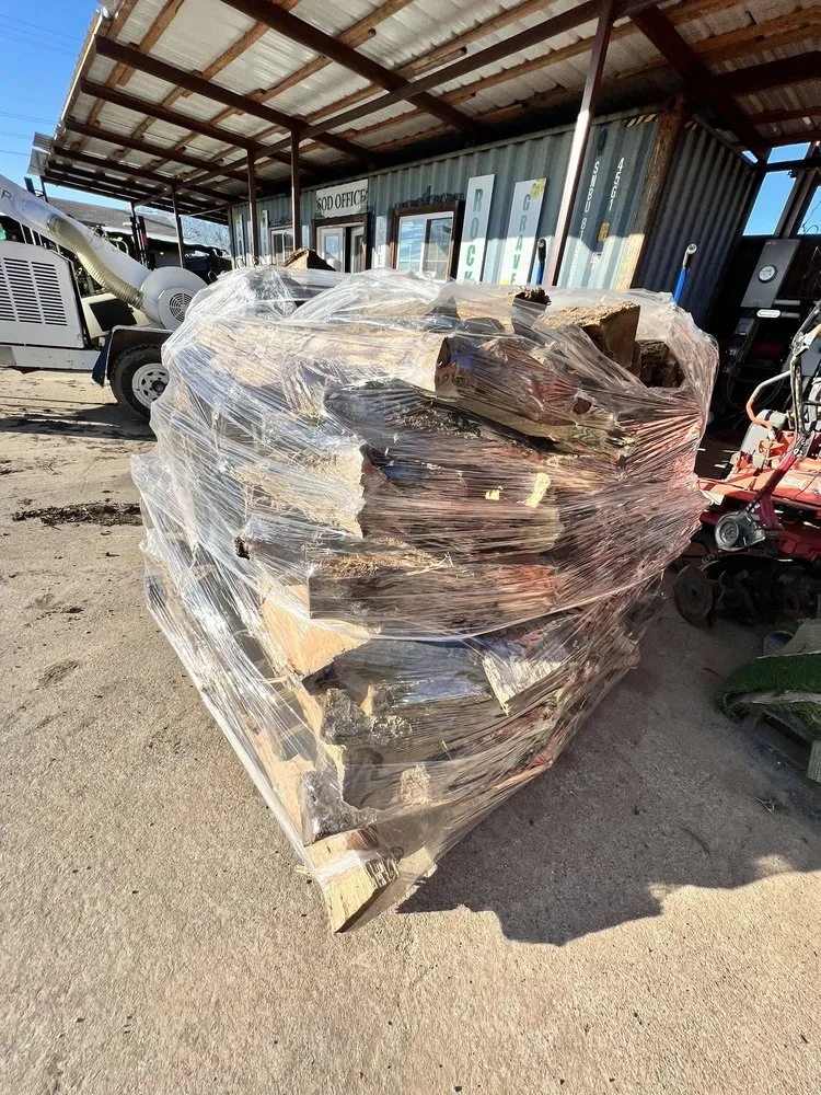 Affordable lawn mowing service experts serving Carrollton, TX - Dallas Sod Grass