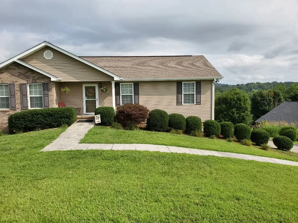 Top-rated lawn care service experts serving Washburn, TN - Dalton Landscapes