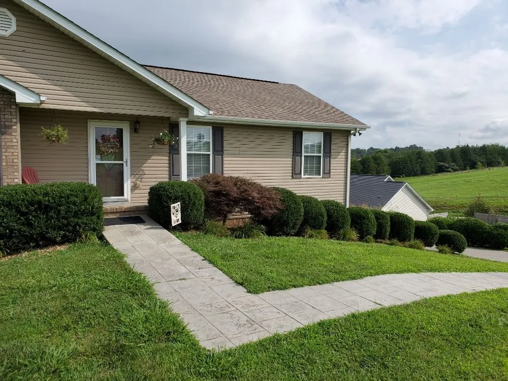 Affordable yard maintenance for year-round maintenance in Washburn, TN by Dalton Landscapes