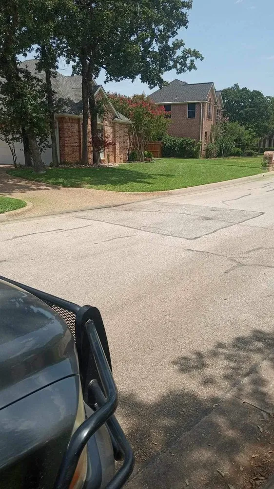 Reliable landscape design in Arlington, TX by Dalworth Cutz