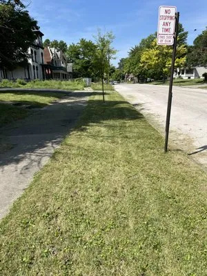 Damare’s Yard To Home Services Logo