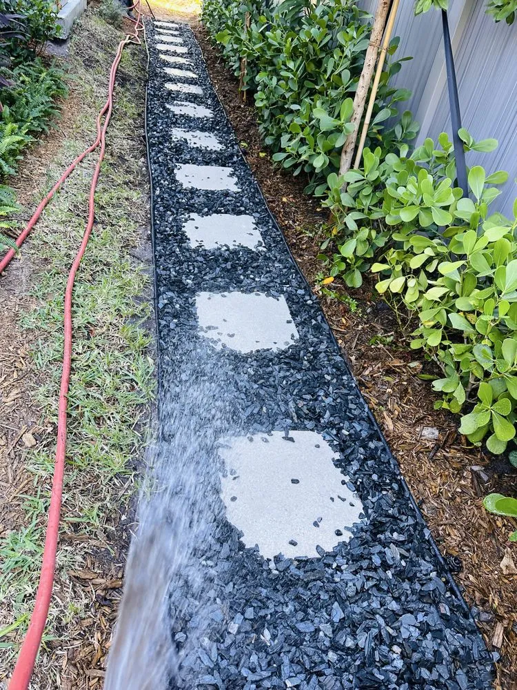 Top-rated landscaping services in Fort Lauderdale, FL by Damian Lawn Service