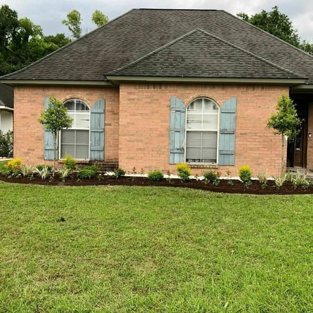 Reliable yard cleanup service in Baton Rouge, LA by Damion's Lawn Care