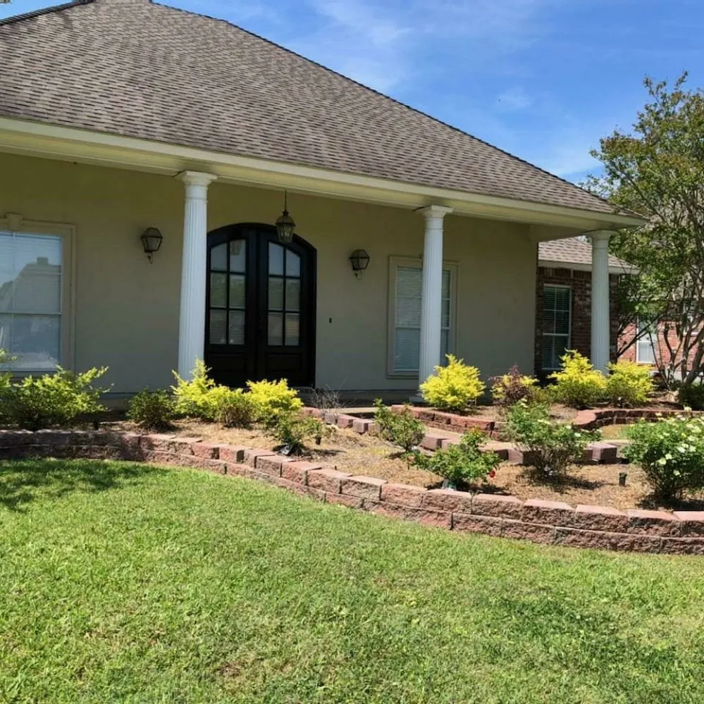 Expert yard cleanup service in Baton Rouge, LA by Damion's Lawn Care