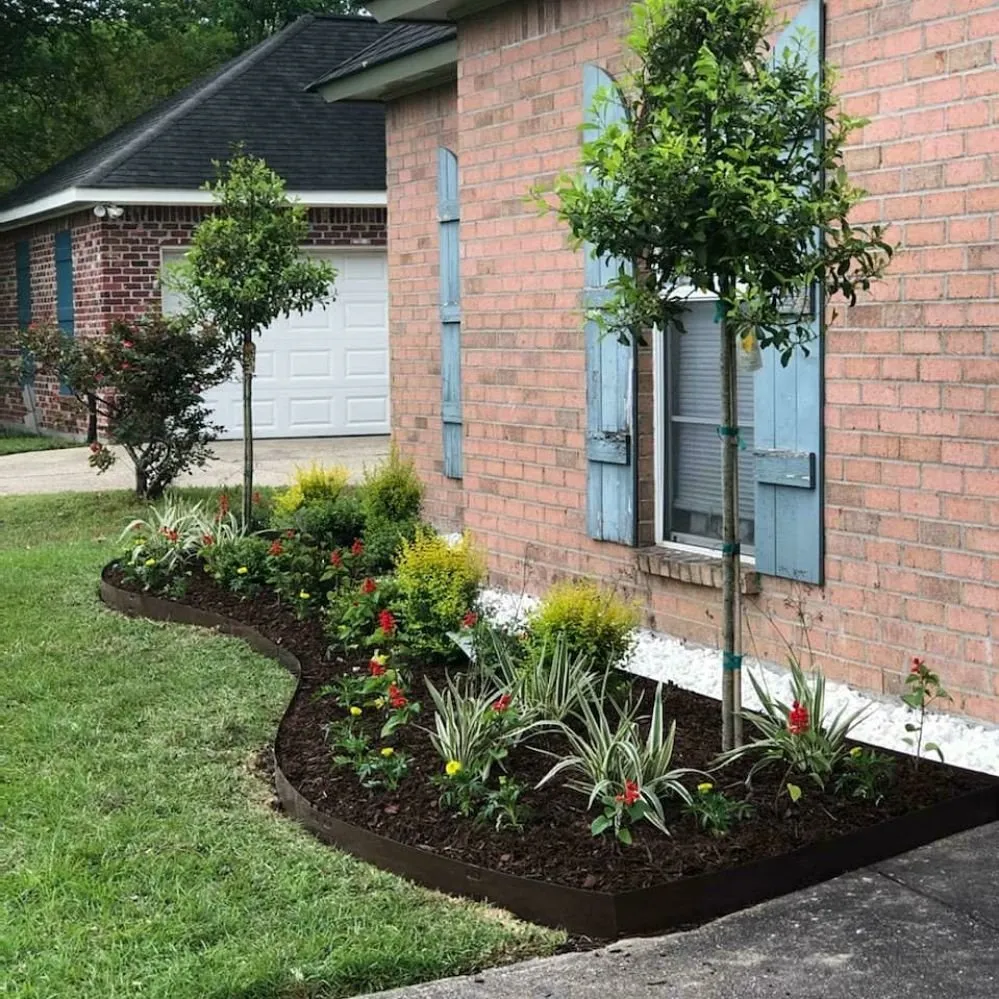 Local lawn mowing service in Baton Rouge, LA by Damion's Lawn Care