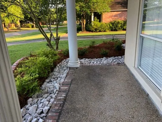 Damion's Lawn Care Logo