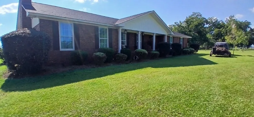 Top-rated yard maintenance with custom design across Ocilla, GA - Dan Dans Lawn Maintenance