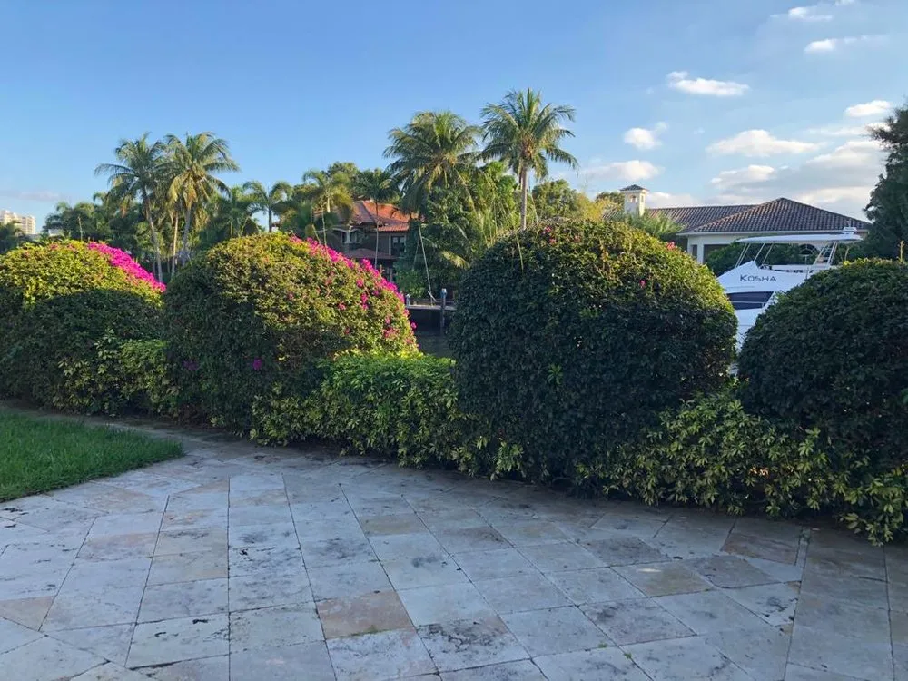 Custom residential landscaping experts serving Fort Lauderdale, FL - Dan Ramos Landscaping