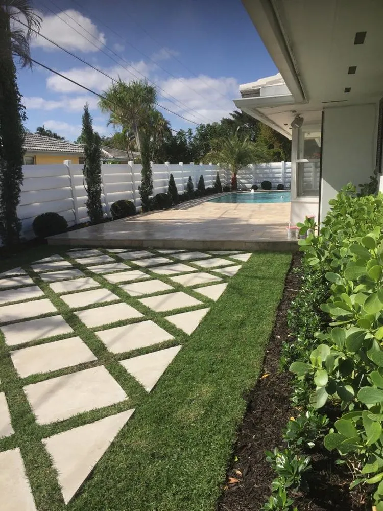 Custom outdoor landscaping in Fort Lauderdale, FL - Dan Ramos Landscaping